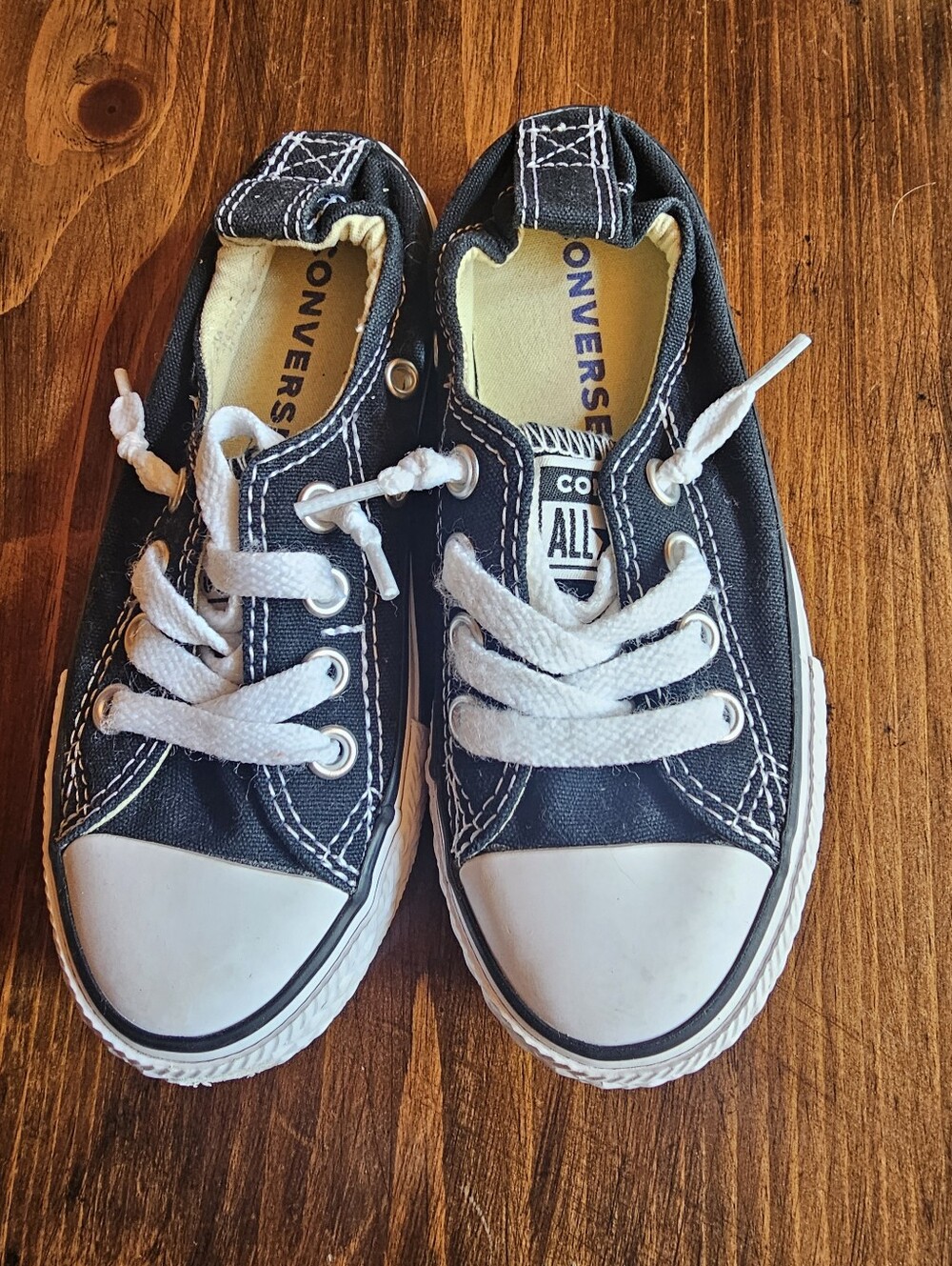 KidsSize 11 Converse Chuck Taylors Girls Black and White Low-Top Canvas Sneakers